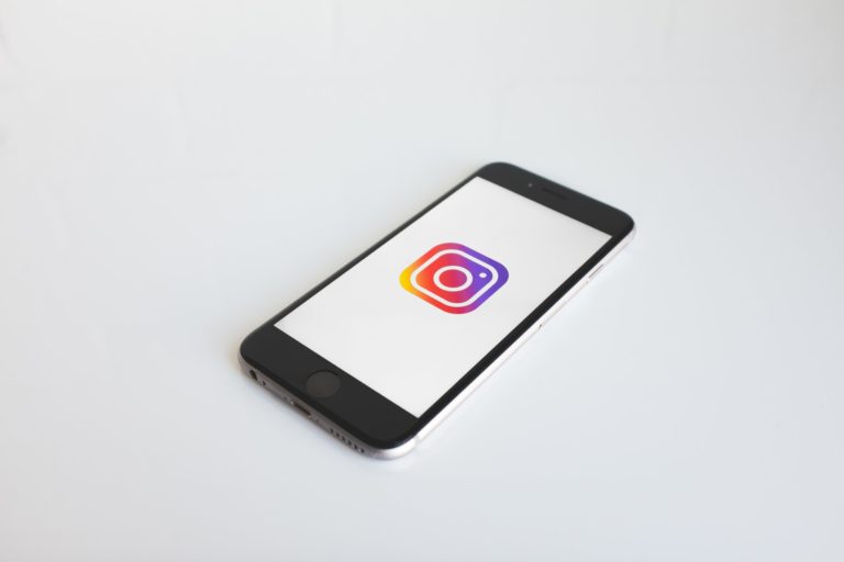 19 Instagram Marketing Experts Share Their Insights on How To Grow Your Following From 0 – 10K In 30 Days
