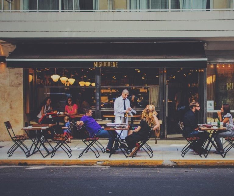 5 Ways SMS Marketing Can Upgrade Your Restaurant [with 5 SMS Templates!]